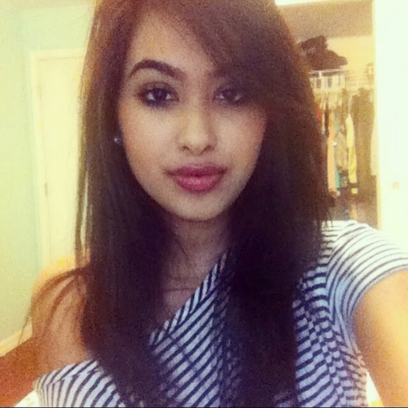 Meet your Posher, Farah - Picture 1 of 1